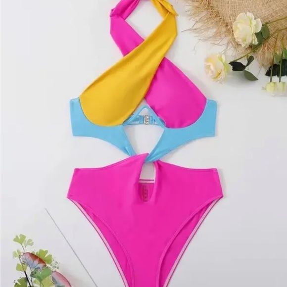 Tri color halter top one piece bathing suit - Picture 5 of 6